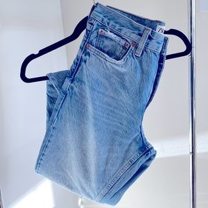 Brand Zara; Truth Slim Fit; Size 4; Light Wash Denim Jeans; Womens
